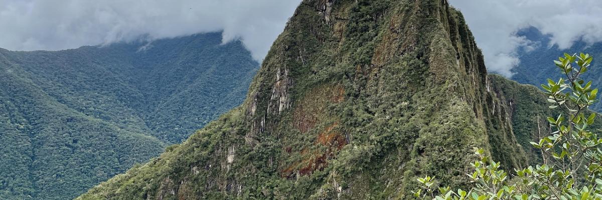 Cover of Exploring the Differences Between Machu Picchu and Huayna Picchu in Peru